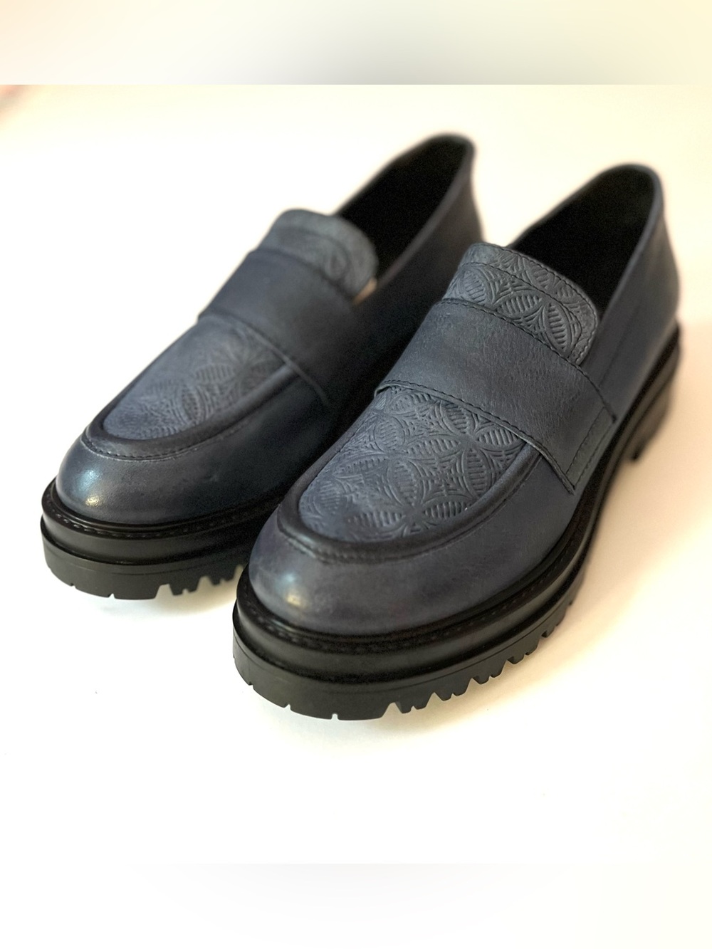 Miz Mooz Daria Embossed Blue Leather Chunky Lug Loafers Size 37 / 6.5